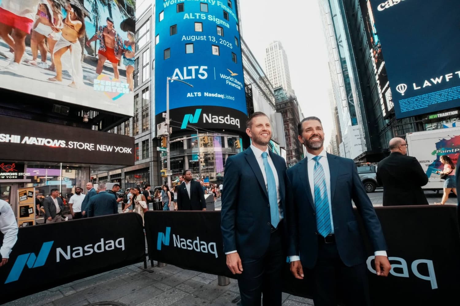 Trump Family Earns $2.3 Billion in Crypto Amid Investors' $2.3 Billion Losses