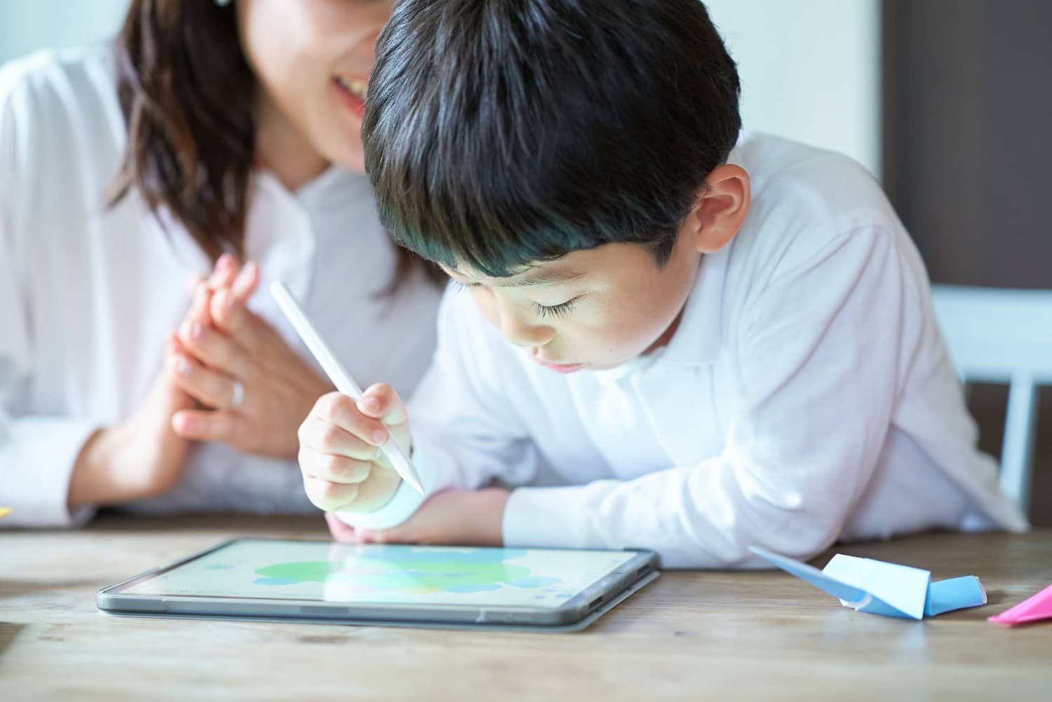 Japan Officializes Digital Textbooks for Schools