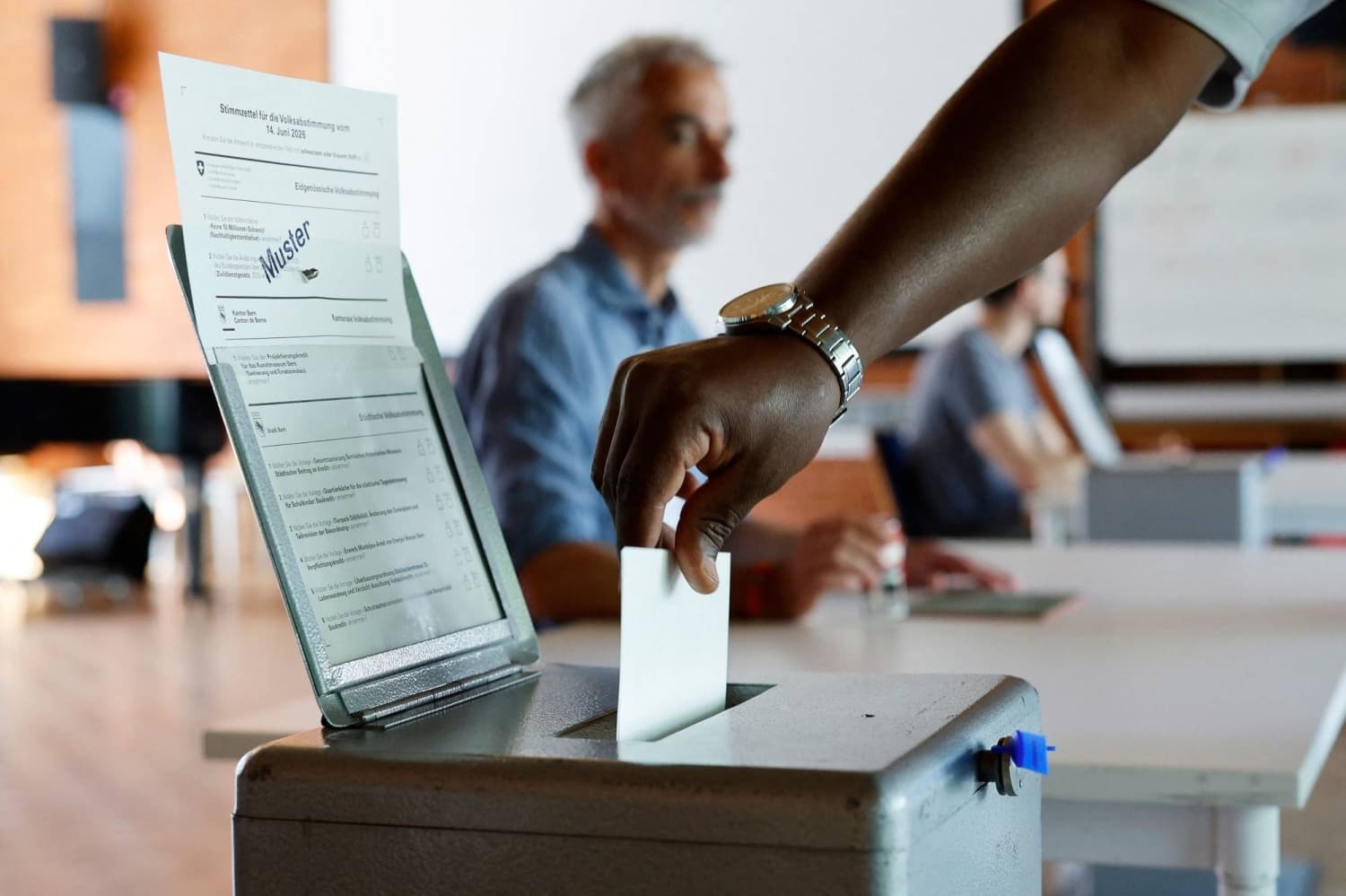 Switzerland Holds Vote on Population Cap Proposal of 10 Million