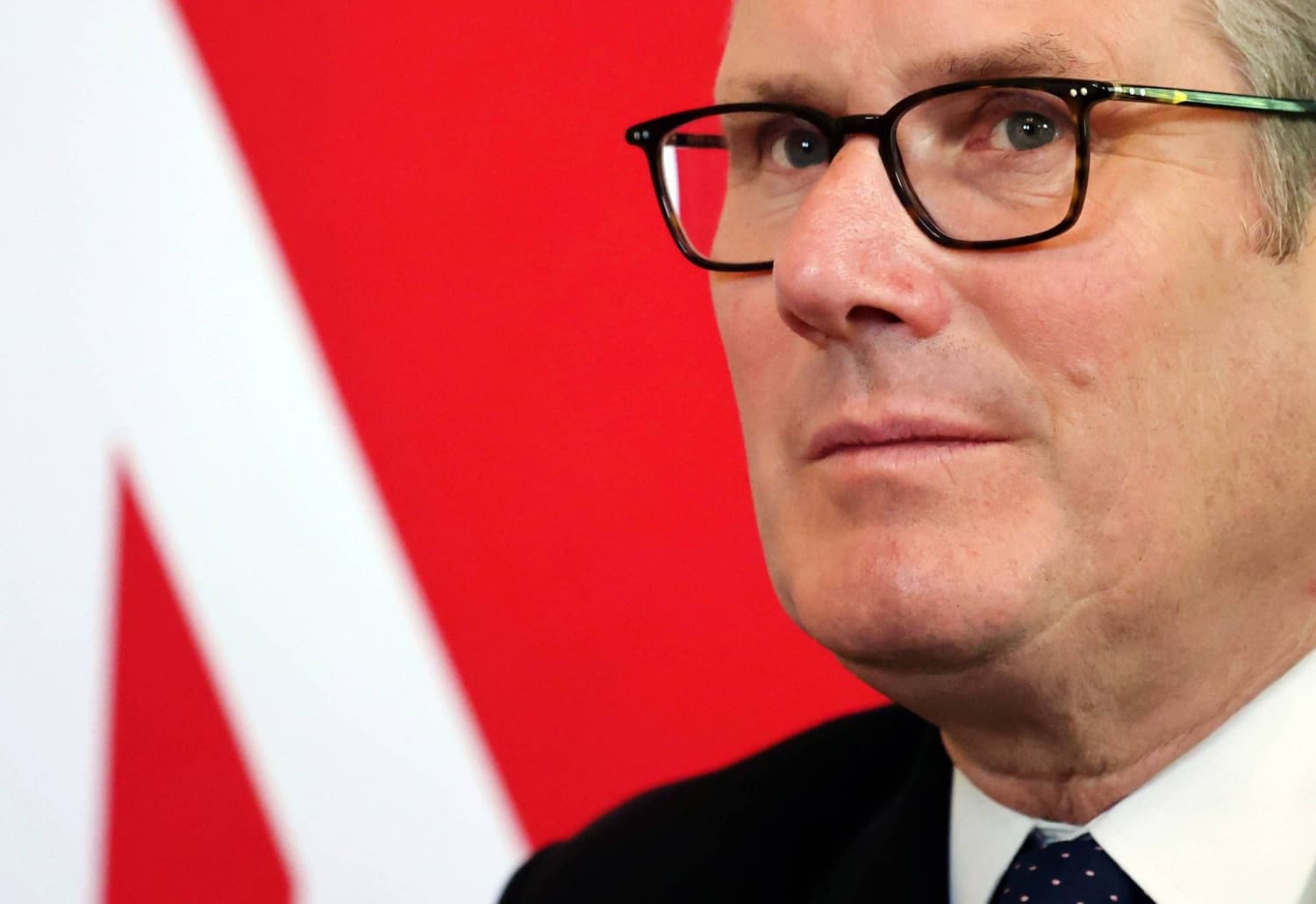 Starmer to Announce Social Media Ban for U.K. Teens Before G7 Meeting