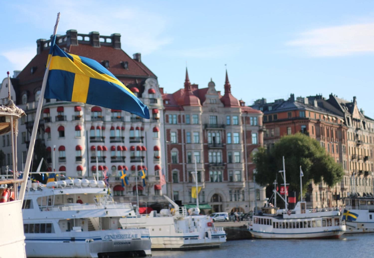 Sweden Enacts Law to Revoke Residency Permits for Legal Behaviors