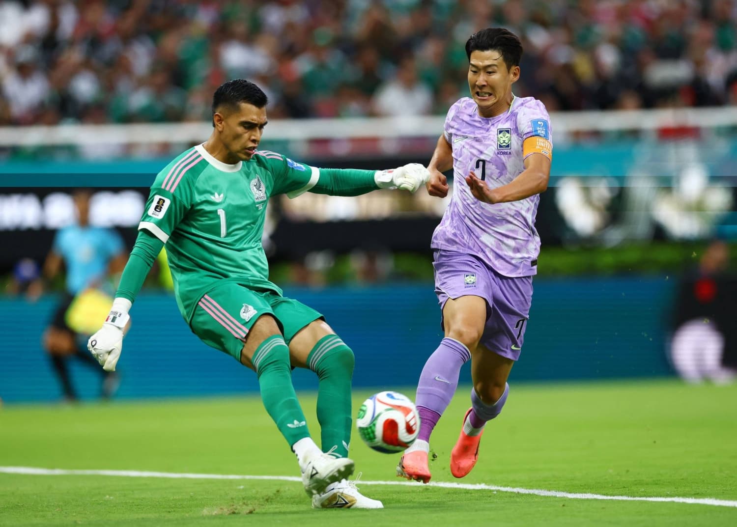 Mexico Defeats South Korea to Secure Group A Victory and Advance to Knockout Stage