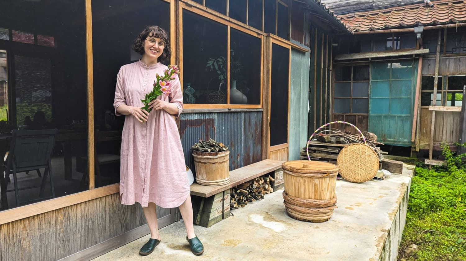 U.S. Author Aims to Foster Community in Japanese Hot Spring Town