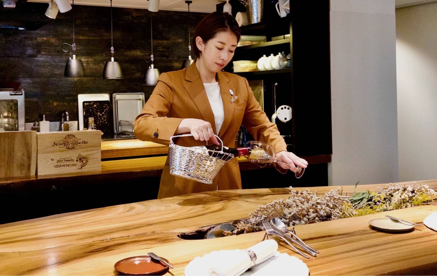 Miki Tanaka Becomes First Sommelier Awarded by Michelin in Kansai Region