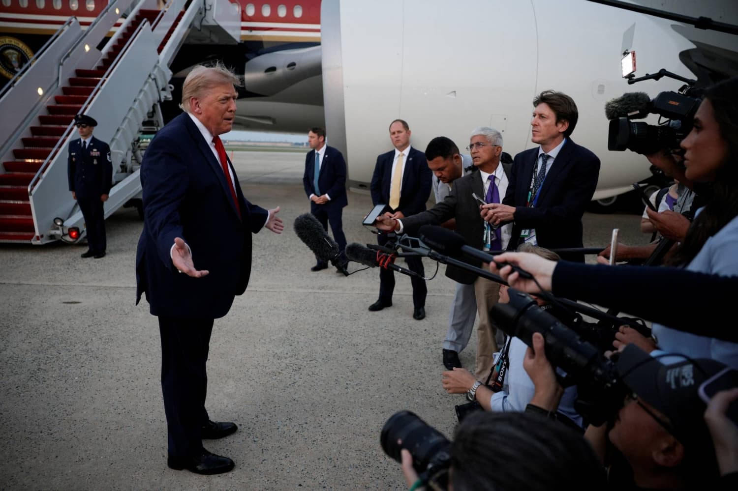U.S. imposes 50% tariff on select Canadian goods amid trade tensions
