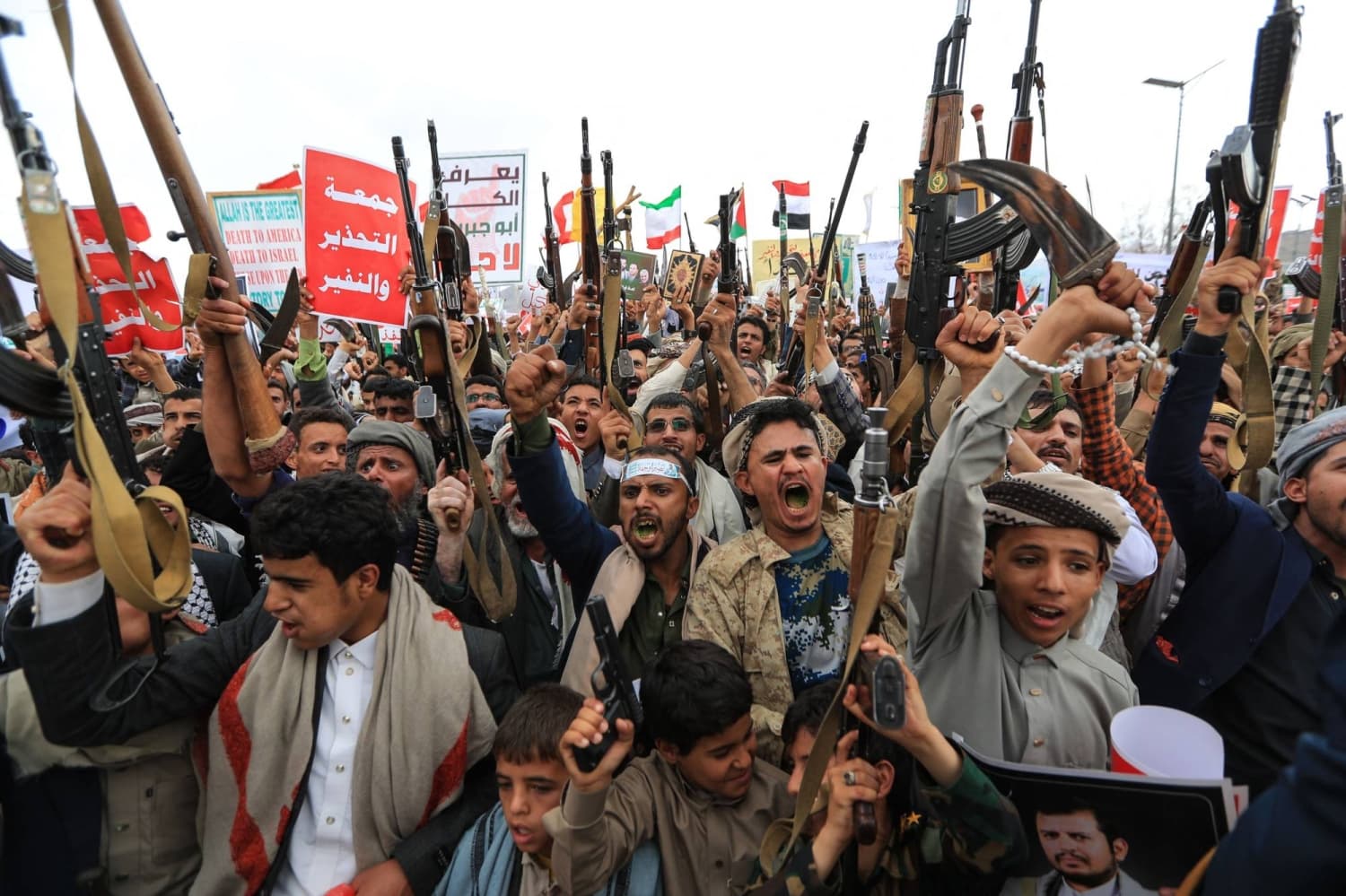 Houthis Declare Naval Blockade Against Saudi Arabia Amid U.S.-Iran Tensions