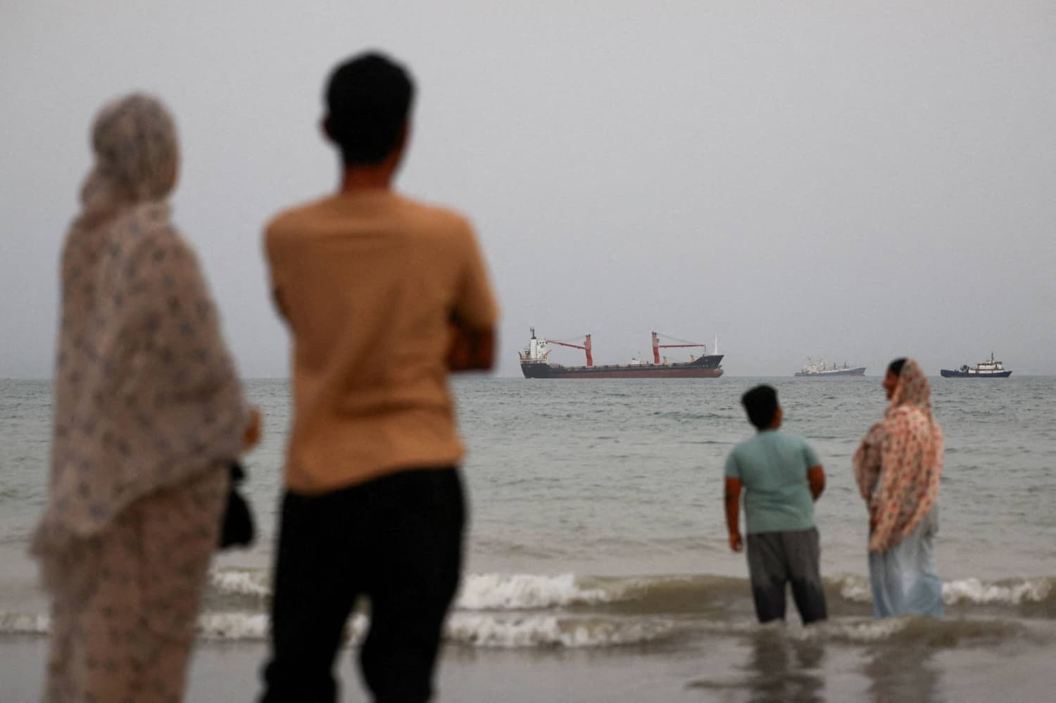 U.S. Attacks Intensify Challenges in Southern Iran Amid Ongoing Tensions