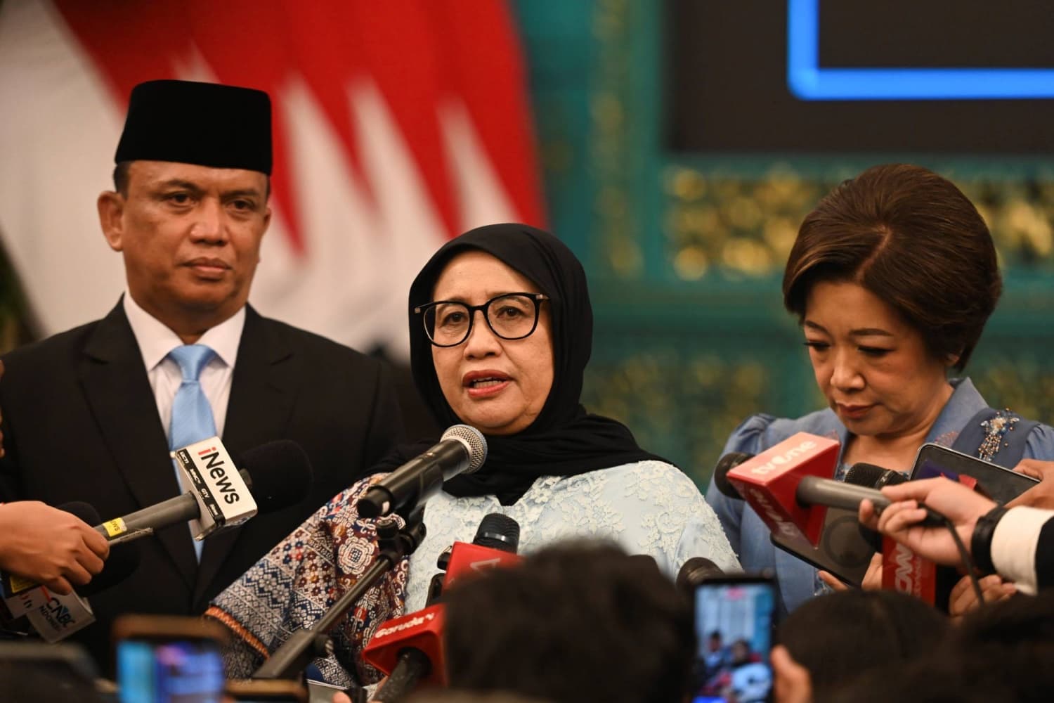 Indonesia's Free Meals Program Director Resigns, Citing Trauma from Role
