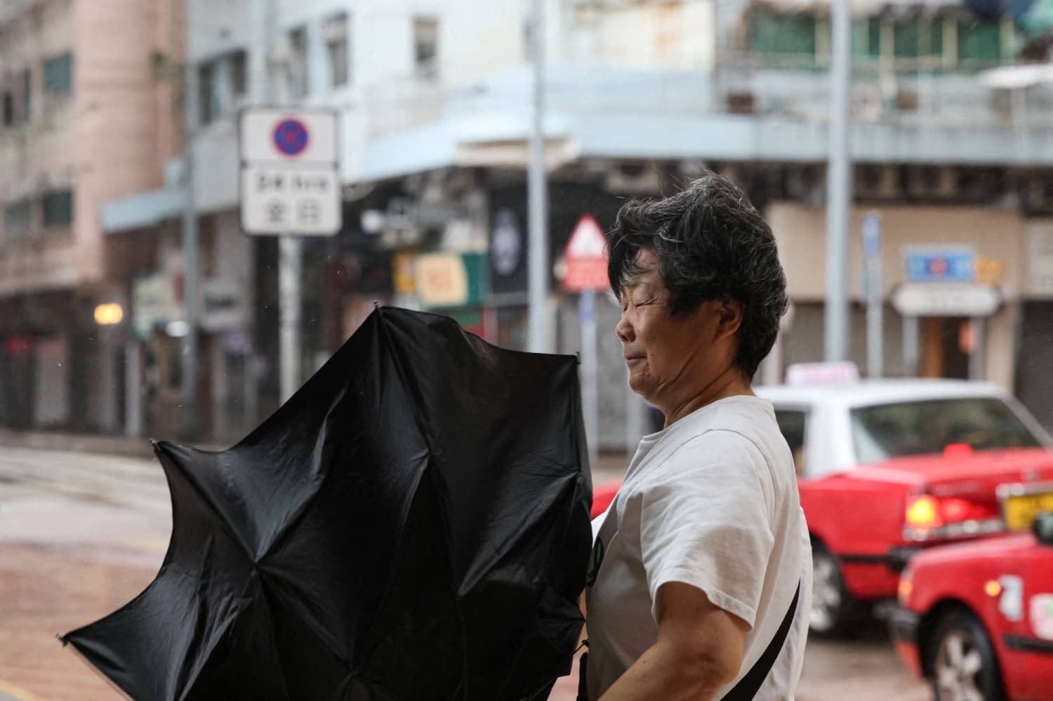 Typhoon Noul Hits China, Bringing Strong Winds and Heavy Rain