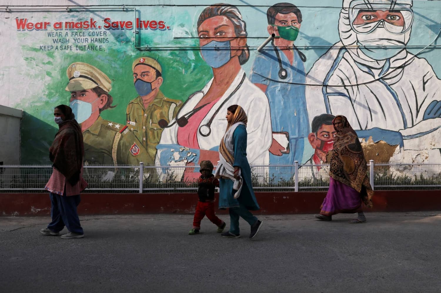 Study Links Economic Inequality to Pandemic Response Effectiveness