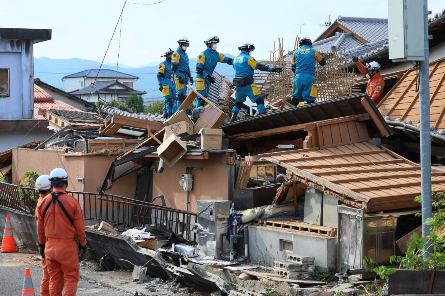 Kumamoto Earthquake Death Toll Increases to 28 as Rescue Efforts Continue