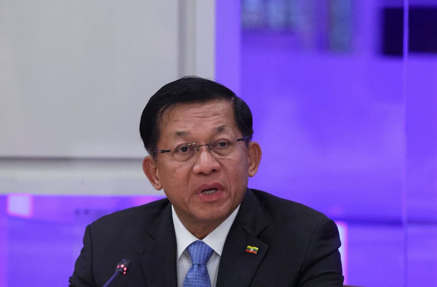 Myanmar's leader urges Japanese companies to consider investment opportunities