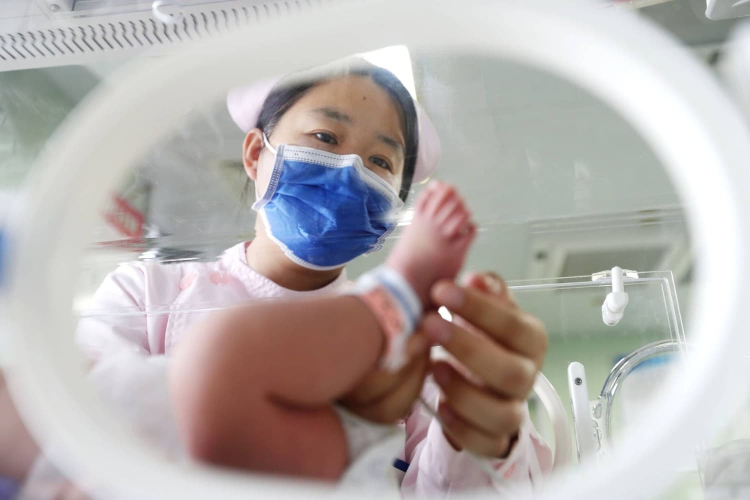 Tokyo Sees High Demand for Childbirth Pain Relief Subsidies