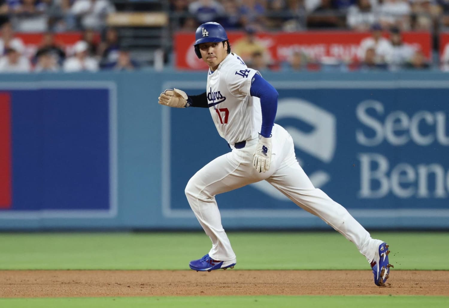 Ohtani Excluded from Dodgers Lineup Due to Ongoing Knee Issues