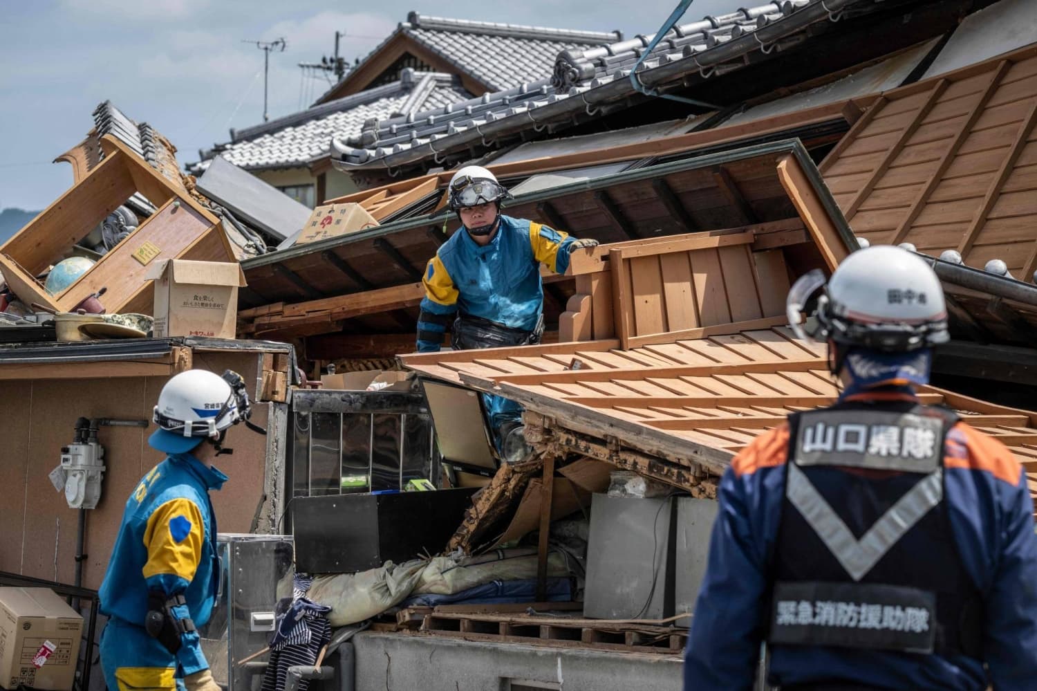 Kumamoto Begins Recovery from Earthquake as Transportation Services Resume