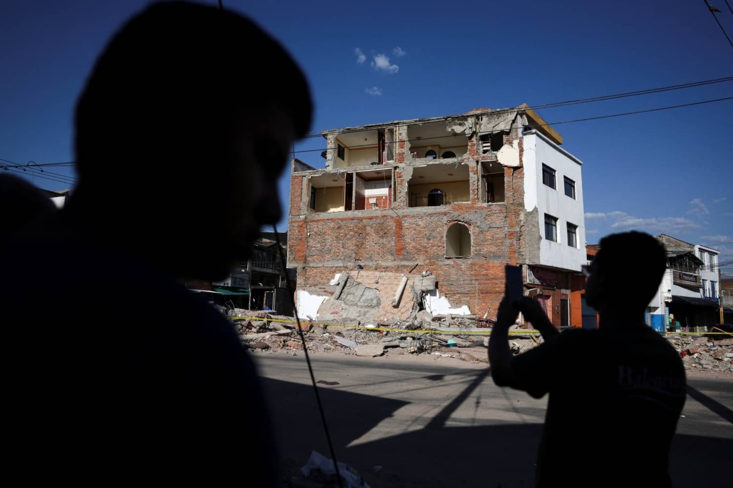 Colombia to Declare Economic Emergency Following Earthquake Death Toll Exceeding 180