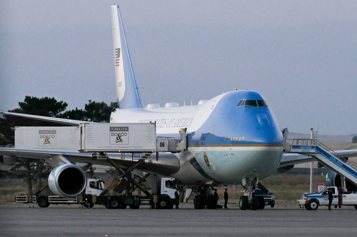 Trump's Security Team Conducts Plane Change Amid Assassination Threat