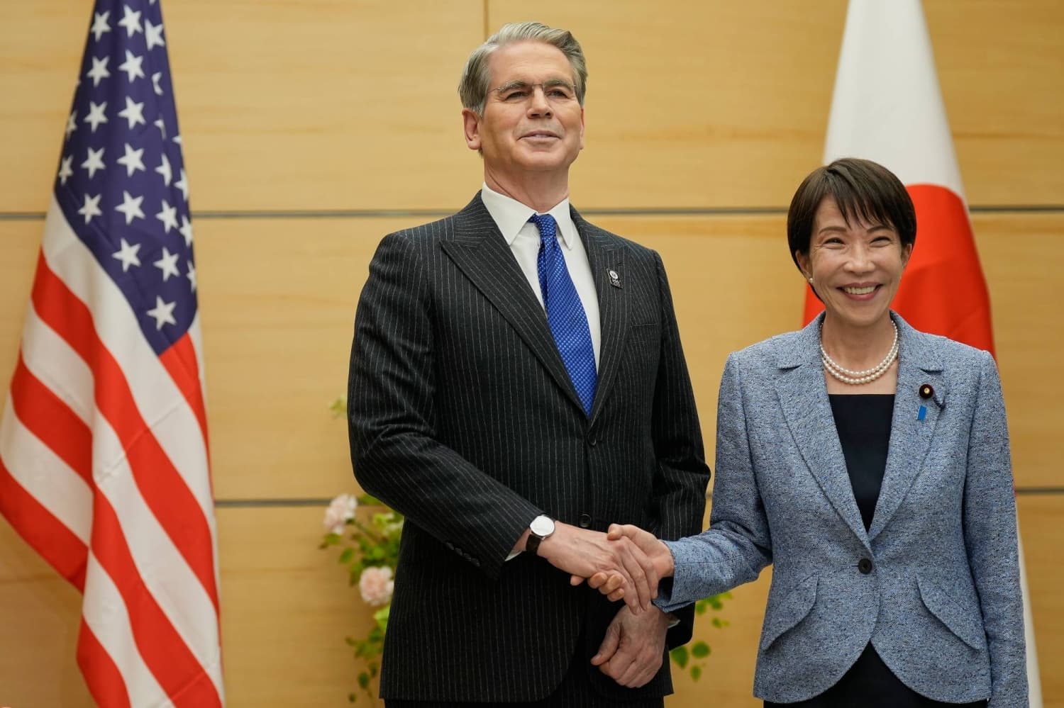 Bessent and Takaichi Disagree on Bank of Japan's Currency Risks