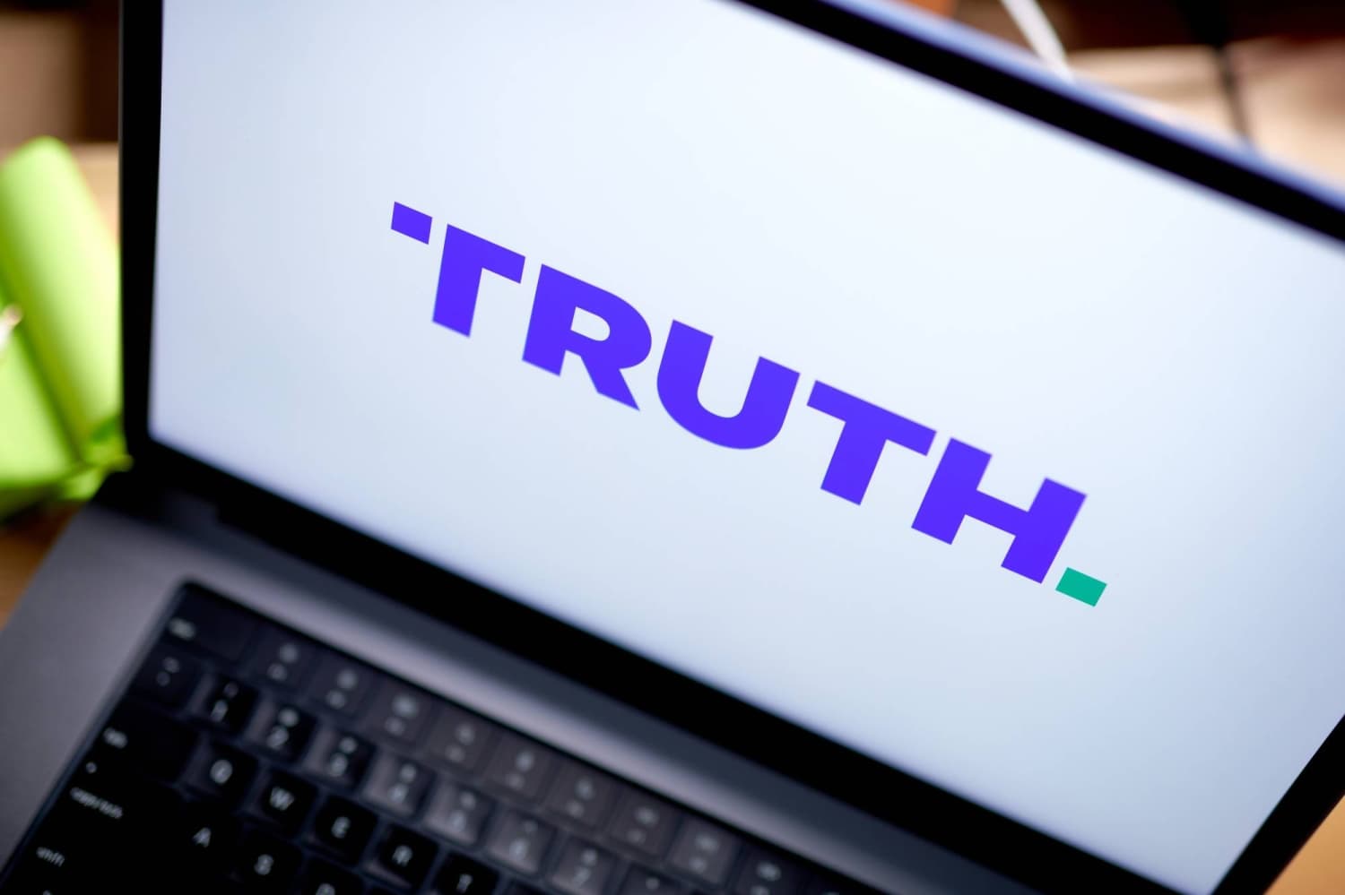 U.S. President Faces Lawsuit Over Plan to Monetize Early Access to Truth Social Posts
