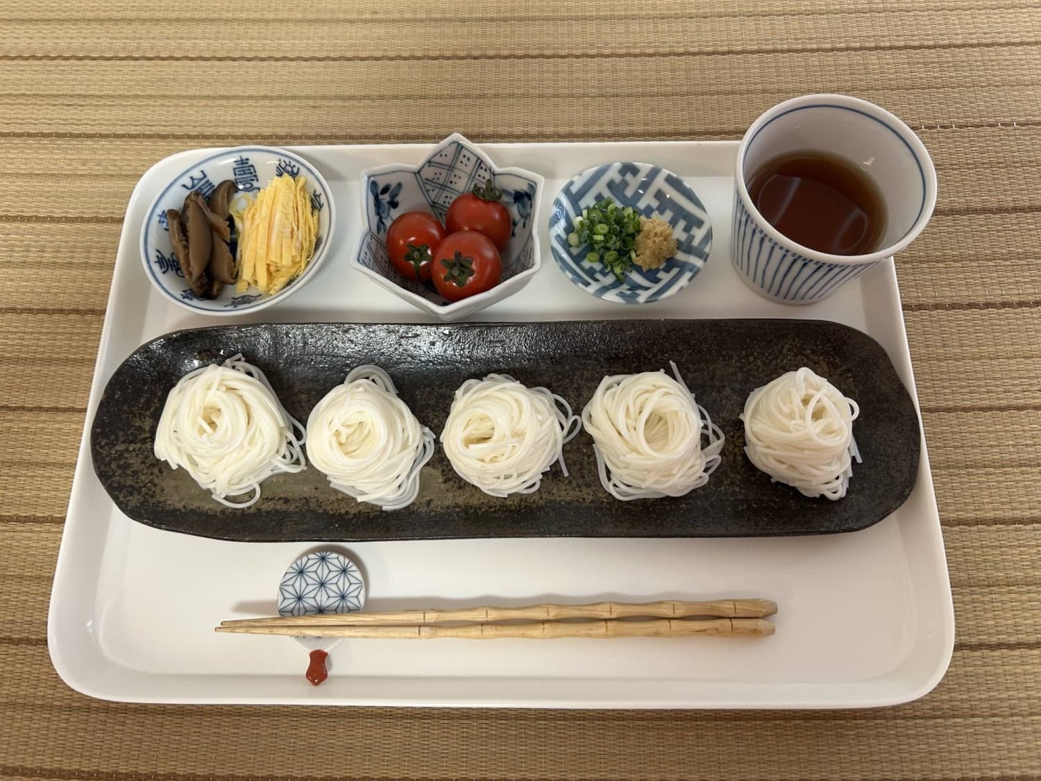 Chilled Sōmen Noodles Offer Relief During Japan's Hot Summer Months