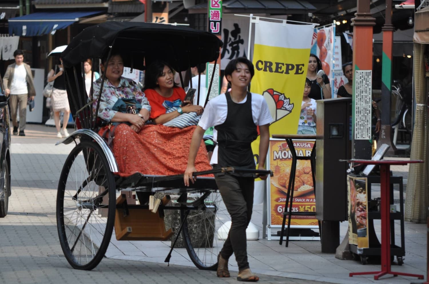Exploring the Daily Routine of a Rickshaw Driver in Asakusa, Tokyo