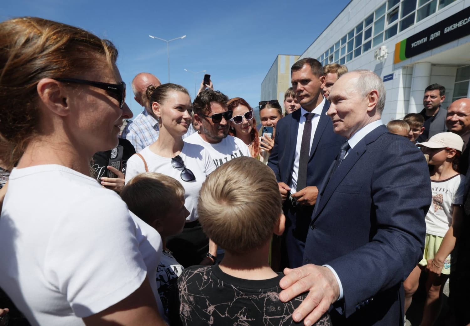 Putin Visits Northern Territories Ahead of Expected Trip to Far East
