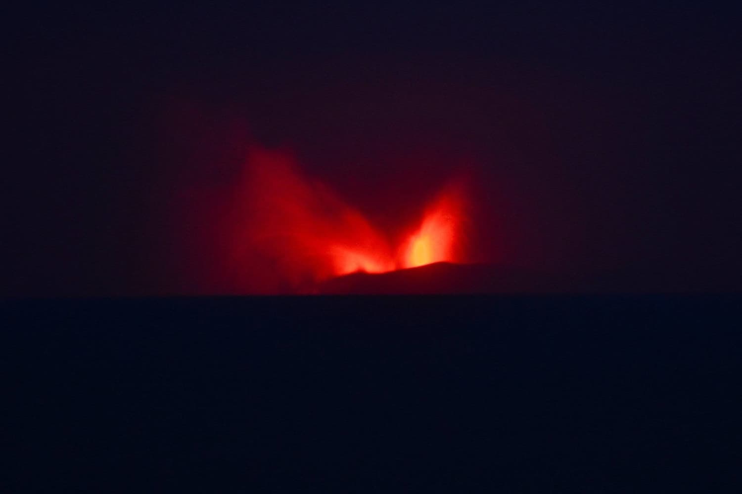 Eruption of Indonesia's Anak Krakatau Disrupts Flights, Schools, and Fishing Activities