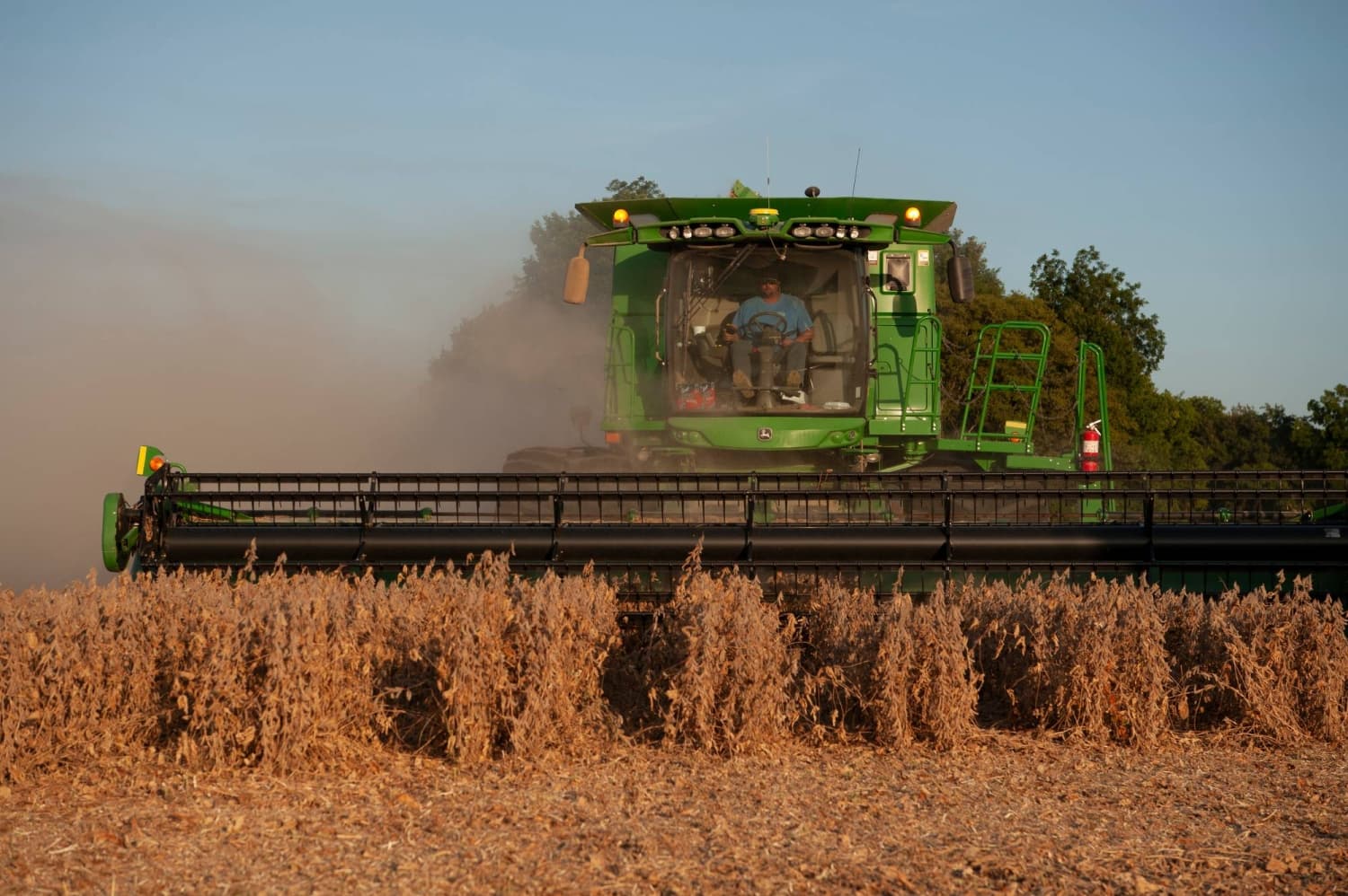 China's Selective Crop Purchases Challenge U.S. Trade Agreement Ahead of Summit
