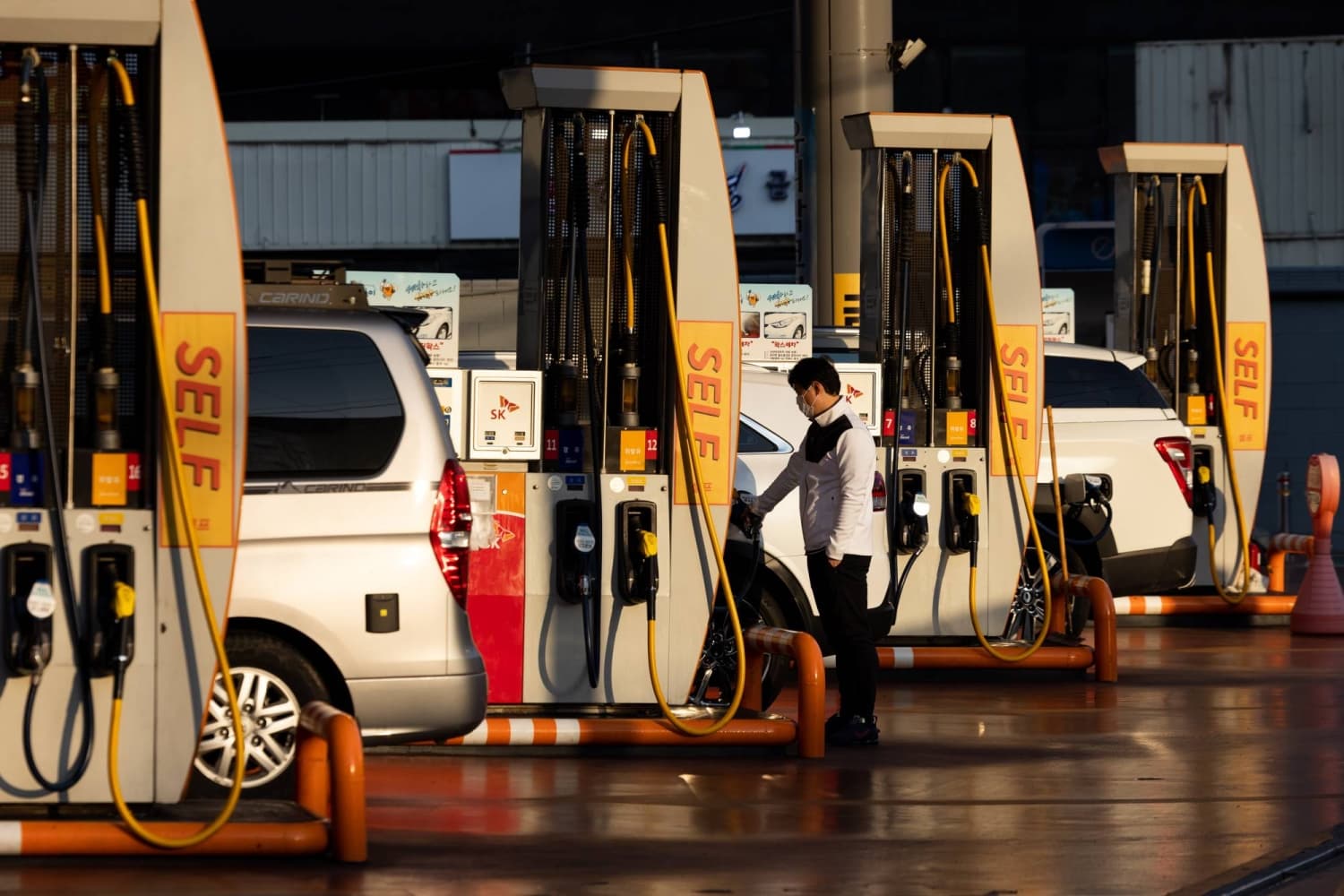 South Korea Maintains Low Fuel Prices for Holidays Amid Rising Fiscal Concerns
