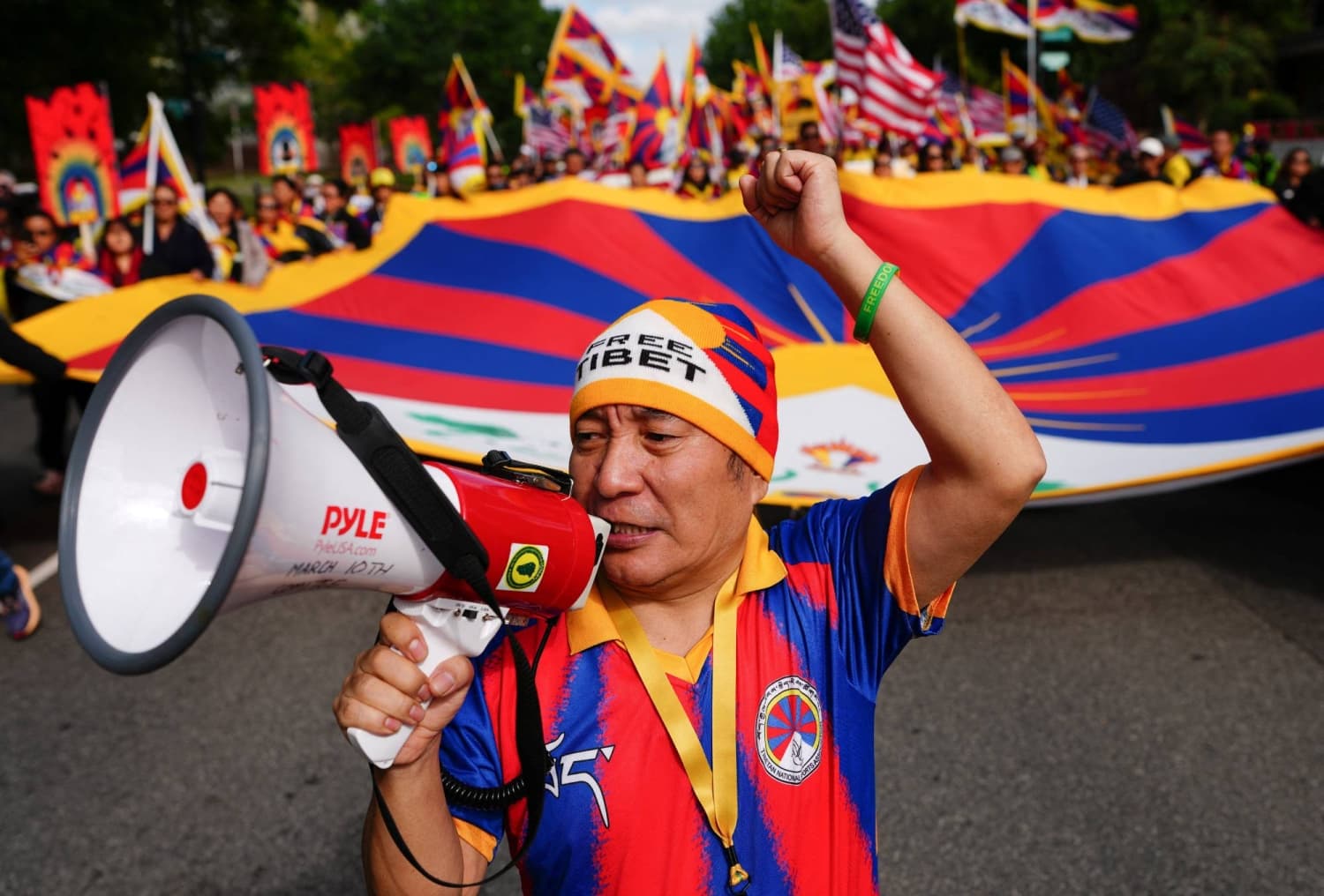Advocates for Tibet Seek Support from China's Han Majority