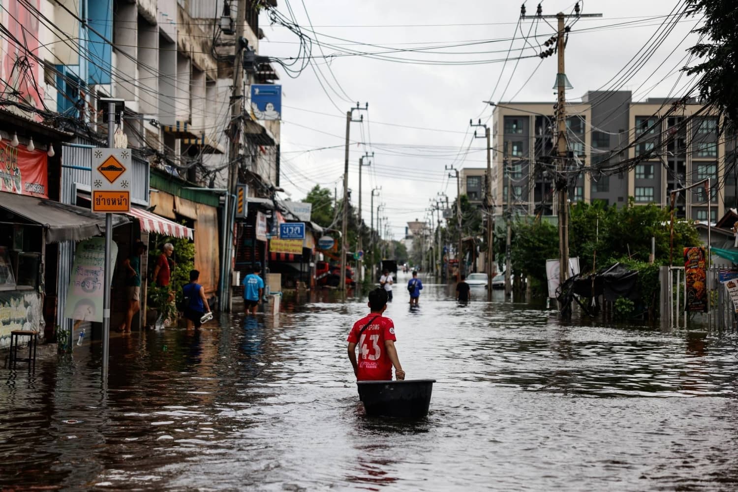 Severe Flooding Disrupts Thai Airways and Honda Operations in Thailand