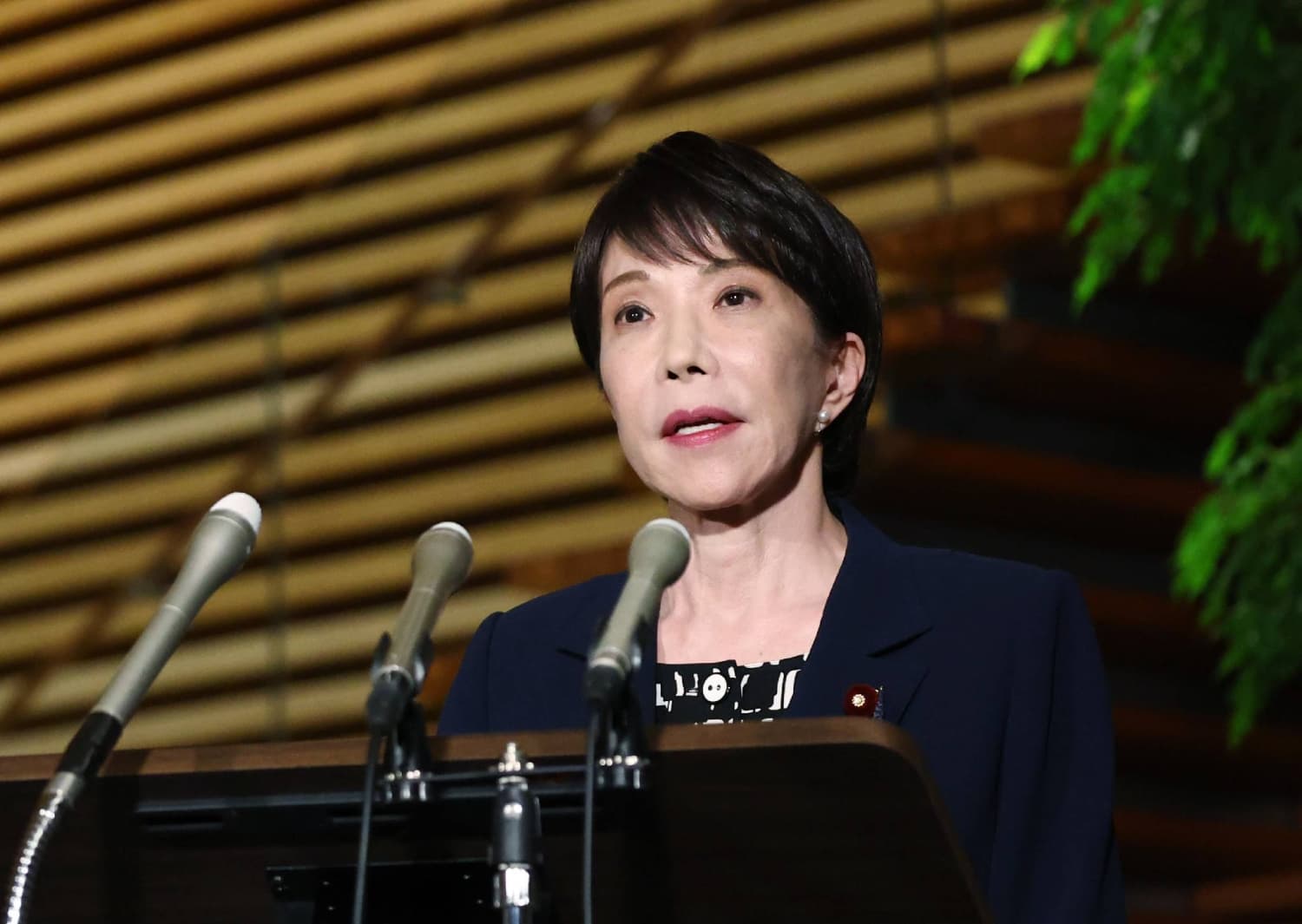 Approval Rating for Takaichi Cabinet Falls to Record Low of 42.4%, According to Jiji Poll