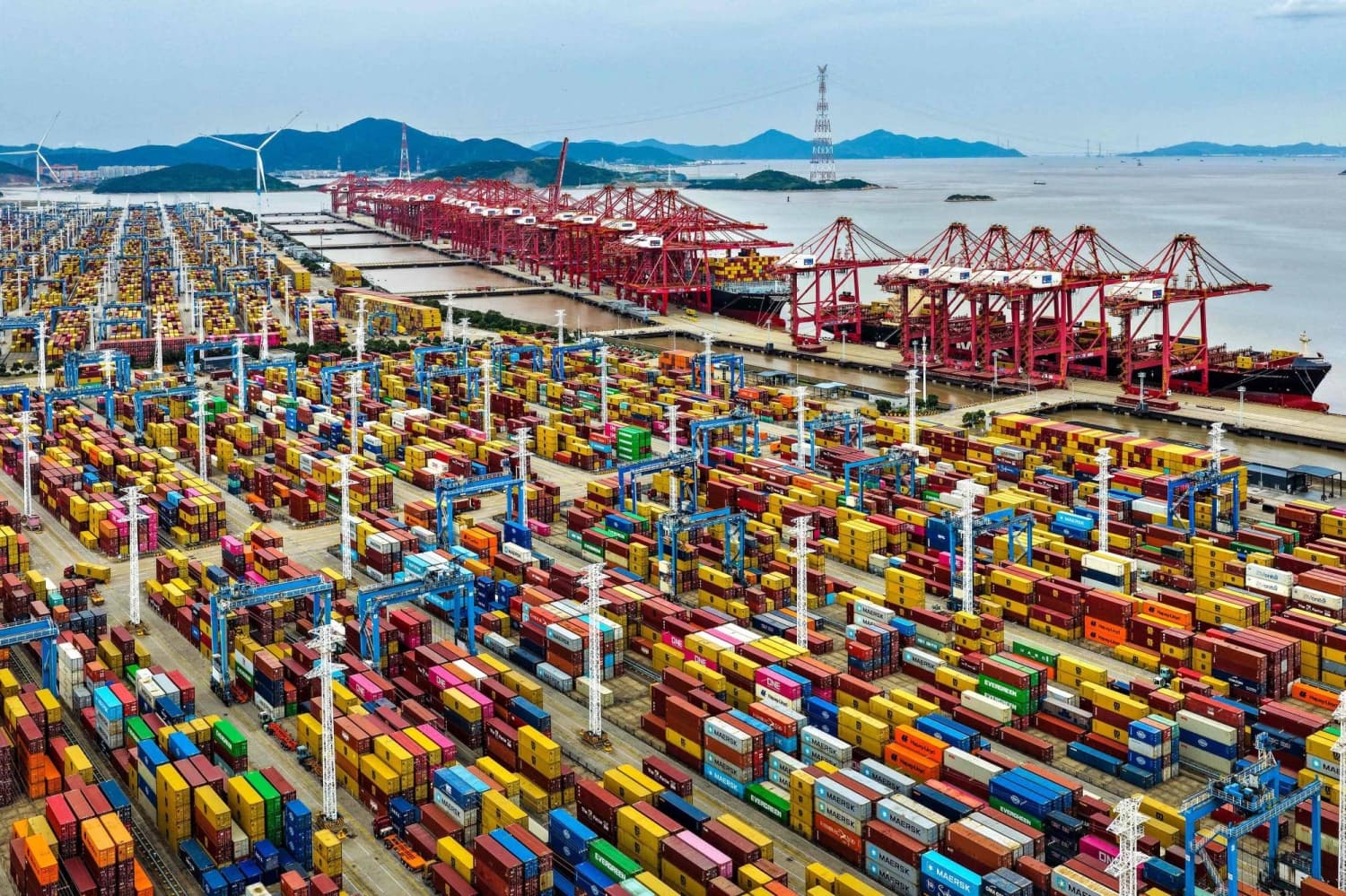 China's Economic Growth Rebounds, Approaching Annual Targets