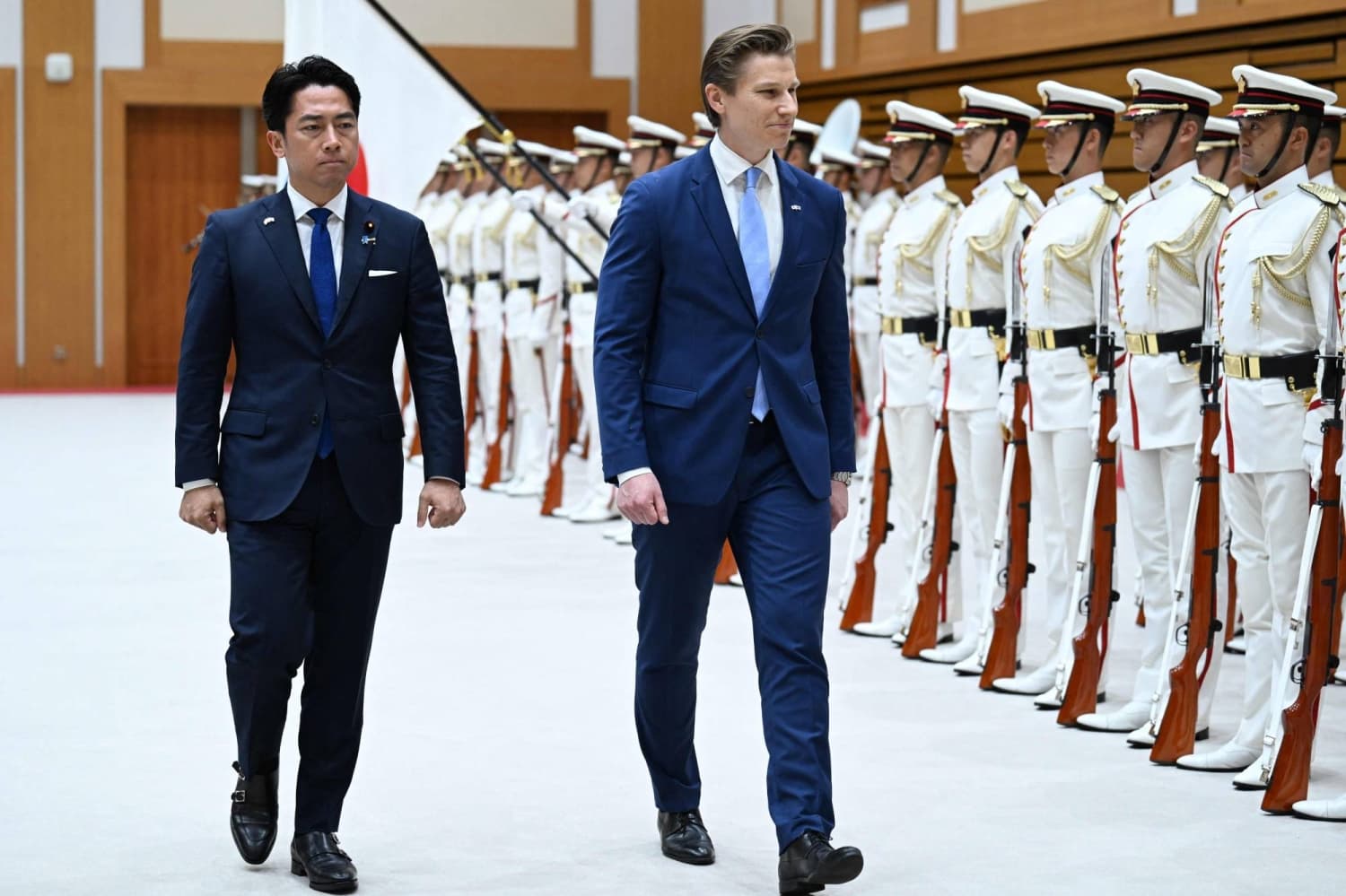 Koizumi and Finnish Defense Chief Discuss Nuclear Policy Concerns