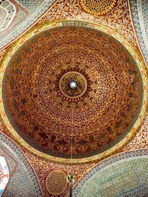 15 Maddede Mabed el Cuheni