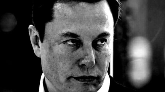 Elon Musk, dünyanın ilk trilyoneri unvanını kazandı