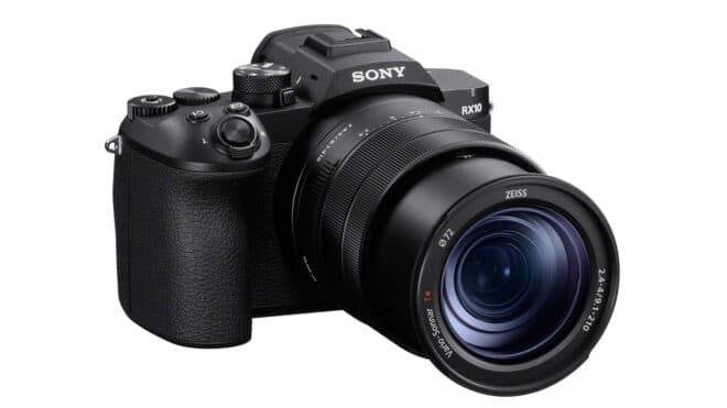 Sony RX10 Mark V, 25x optik zoom ile tanıtıldı
