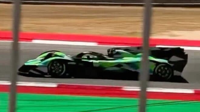 Aston Martin'in test ettiği yeni pist aracıyla ilgili dikkat çekici video yayınlandı