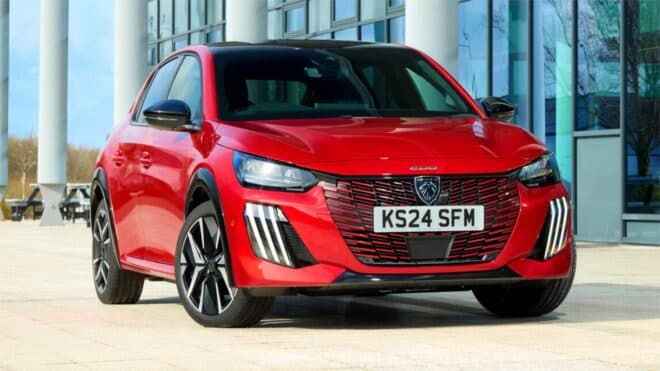 Peugeot 208 benzinli versiyonu uzun süre satışta kalacak