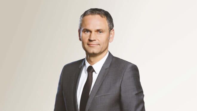 Volkswagen CEO'su, Çin PHEV'lerine ek gümrük vergisi talep ediyor